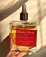 Load image into Gallery viewer, Honey Heat Body Oil
